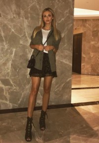 Настя 22 года м.Университет